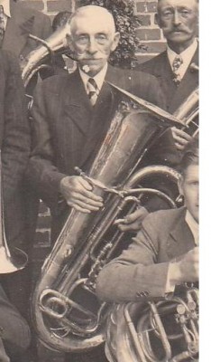 Tuba 1951 mit B-Stimmzug?